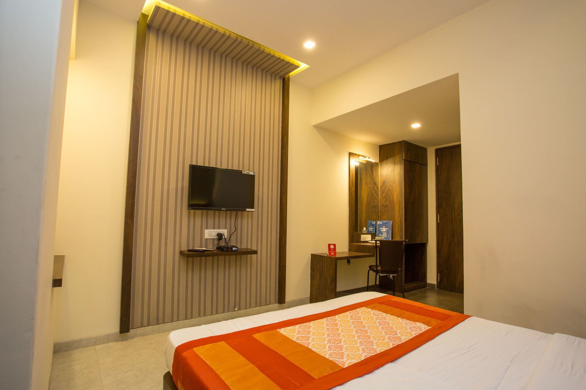Oyo 7156 Hill View Residency Hotel Navi Mumbai Exterior photo